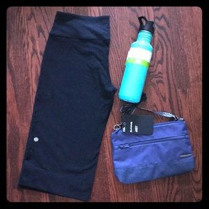 Lululemon black yoga capris pants